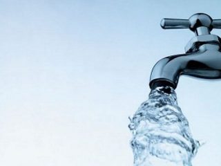 Alasan Orang yang Mewajibkan Mandi dan Wudhu | Bumi Al-Quran